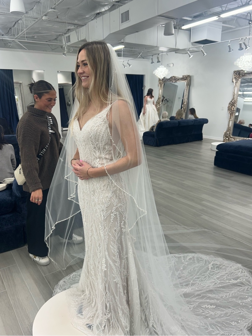 Sottero and Midgley Ivory Beaded Lace Wedding Dress Off Runway Size 6